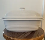 The Pampered Chef 1352 White Deep Covered Baker Stoneware Oven Usa With Box. Fixed Price $75.00.