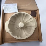 Pampered #1440 Chef Heritage Fluted Bundt Stoneware Round Pan Open Box. Fixed Price $54.99.