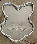 Wilton Easter Bunny Face Aluminum Cookie Pan 1998 2105-6205. Fixed Price $10.00.