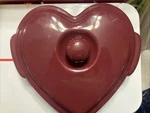 Chantal Heart Shape Quart Covered Casserole Baking Dish Euc 93-HCSH21. Fixed Price $23.99.
