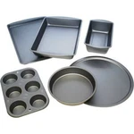 Bakereze 6-PIECE Non-stick Bakeware Set. Fixed Price $47.85.