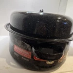 Roasting Pan Oval Roaster With Lid Speckled Black 19" Granite Ware. Fixed Price $36.95.