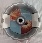 Cuisinart Chef's Classic Nonstick Bakeware 9-1/2-INCH Fluted Cake Pan AMB-95FCP. Fixed Price $12.00.