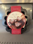 Williams Sonoma Mini- Heart Baking Pan Valentines Day New Tag. Fixed Price $42.00.