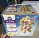 Display Your Way Adjustable Cupcake Tower 25 Count Wilton. Fixed Price $13.47.
