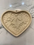 2003 Pampered Chef Limited Edition "autumn Wreath" Heart Stoneware Cookie Mold. Fixed Price $7.50.