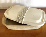 Pampered Chef 9 X 13 Baker With Lid Casserole Dish Family Heritage Stoneware. Fixed Price $45.00.
