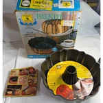 Vintage Nordic Ware Bundt Fluted Tube Pan 12 Cup Cast Aluminum With Box Recipe. Fixed Price $55.24.