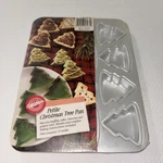Wilton Petite Christmas Tree Pan 12 Cavity Aluminum Holiday Baking Mold Nip. Fixed Price $19.99.