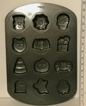 Wilton Cookie Pan Halloween 12 Cavity Non Stick Ghost Dracula 16 1/2 X 11.2. Fixed Price $17.25.