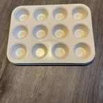 Casaware Mini Muffin Pan 12 Cup Ceramic Coated Non-stick. Fixed Price $10.00.