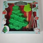 Handstand Kitchen Holiday Christmas Tree 3 Piece Cake Making Set New. Fixed Price $15.95.