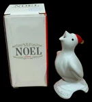 Le Creuset Holiday Christmas Pie Bird Funnel With Hat Stoneware In Box. Fixed Price $49.99.