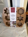 Stir Holiday Snowflake Shaped Cast Aluminum Bundt Pan - Nwt. Fixed Price $15.00.