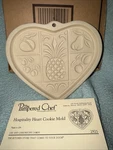 Pampered Chef Hospitality Heart Cookie Mold Family Heritage Stoneware. Fixed Price $19.99.