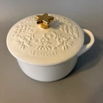 Creuset Noel Stoneware Mini Cocotte With Star Knob 24 Oz White Broken Handle. Fixed Price $29.44.