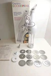 Salton Electric Cookie Press CKM25 12 Discs 3 Tips Complete Spritz Tested. Fixed Price $44.99.