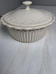 Paula Deen 2 Quart Stoneware Baking Dish Harvest Cream Ruffled Casserole 9" -euc. Fixed Price $34.00.