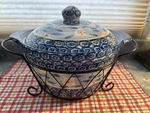Temptations By Tara Old World Blue 2.5 Qt Round Covered Casserole & Metal Stand. Fixed Price $28.99.