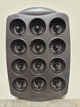 Wilton Mini Fluted Tube Cake Pan 17 X 11 Gray Non-stick Bundt Euc. Fixed Price $10.00.