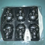 Skull Mold Cast Aluminum Bakeware Way To Celebrate Halloween 6 Cavity Nonstick. Fixed Price $12.00.