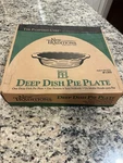 Pampered Chef New Traditions Deep Dish Pie Plate - 1305 In Box. Fixed Price $40.00.