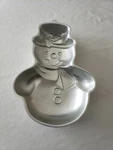 Wilton Vintage 1990 Winter Christmas Frosty Snowman Cake Pan 2105-9495. Fixed Price $19.95.