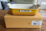 Le Creuset Stoneware Heritage Rectangular Dish 26 Cm 2.5 Qt Nectar Yellow. Fixed Price $69.99.