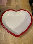 Cuisinart Chefs Classics Ceramic 10 Heart Pie Baker Red/white. Fixed Price $15.95.