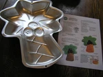 2002 Wilton Spongebob Squarepants Cake Mold #2105 5130 W/ Instructions. Fixed Price $14.99.