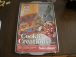 New Nestle Toll House Cookie Creations Ekco Mold Baking Sheet Pan. Fixed Price $14.99.