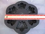 Nordic Ware Maple Leaf Muffin Pan Cast Aluminum 6 Cups Non-stick Baking Mold. Fixed Price $20.99.