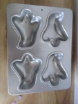 Wilton 4-GHOST Mini Cake Pan/mold/jello Halloween #2105-9471 Retired 1992. Fixed Price $8.99.