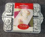 Nordic Ware Holiday Mini Loaf Pan. Fixed Price $11.00.