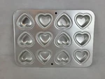 Wilton 1992 Heart Pan Mini Cake Cookie 2105 - 2432 Silver Aluminum. Fixed Price $8.99.