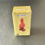 Le Creuset Pie Bird Funnel Cerise Teal Stoneware Baker In Box Kitchen Tool. Fixed Price $35.00.
