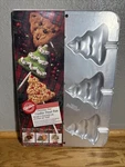 New Wilton Christmas Tree Cookie Treat Pan, 6 Cavity, 2105-8101. Fixed Price $15.99.