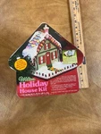 New Vintage Wilton Stand-up Holiday House Kit Pan Set 2105-2282. Fixed Price $21.99.