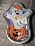 Vintage 1998 Wilton Cake Pan Mold Haunted Pumpkin Halloween Ghost 2105-3070. Fixed Price $5.00.