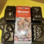 Nordic Ware Harvest Mini Loaf Pan, New. Fixed Price $21.95.