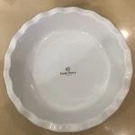 Emile Henry Baking/serving Pie Dish White Scalloped/ruffle Bnwt. Fixed Price $41.56.