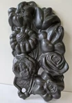 John Wright Flowers Cast Iron Muffin Cornbread Baking Pan Mold 1991. Fixed Price $25.00.