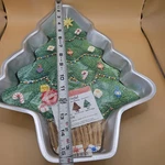 Wilton Treeliteful Cake Pan New Christmas Large Layer 2105-425 Baking Pot. Fixed Price $17.99.