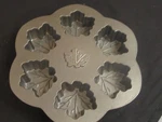 New Nordic Ware Maple Leaf Cast Aluminum Mold Muffin Cakelet Baking Pan. Fixed Price $22.99.