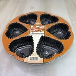 Wilton Dimensions Decorative Bakeware Mini Heart Pan 6 Cup Capacity - Nos (2003). Fixed Price $14.99.