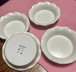 New Lot Of 4 Vancasso Scalloped Ruffled Cream Mini Pie Dish Tart Bake Pan Set. Fixed Price $29.99.