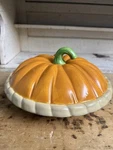 Martha Stewart Ceramic Stoneware Pumpkin Pie Keep With Decorative Lid. Fixed Price $50.00.