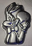 Vintage 1989 Wilton Bugs Bunny Cake Pan 2105-8253. Fixed Price $13.99.
