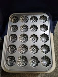 Nordic Ware Spring Petits Fours Pan Made The Usa Rose Daisy Sunflower - Nice. Fixed Price $20.00.