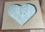 Nib Pampered Chef 2929 Spring Wreath Stoneware Cookie Mold 2003 Heart Shape 62/4. Fixed Price $9.50.